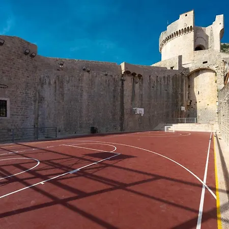 Welcome - Old Town *