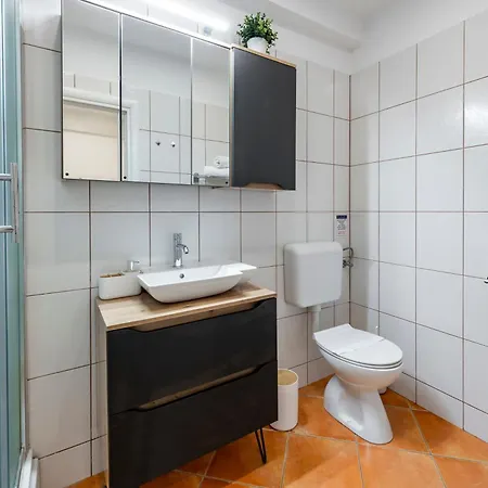 Welcome - Old Town *