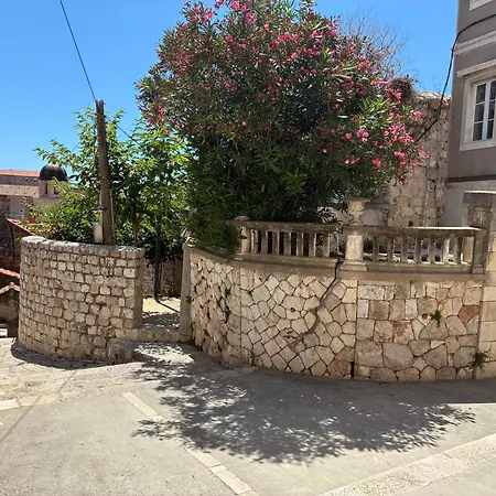 Welcome - Old Town