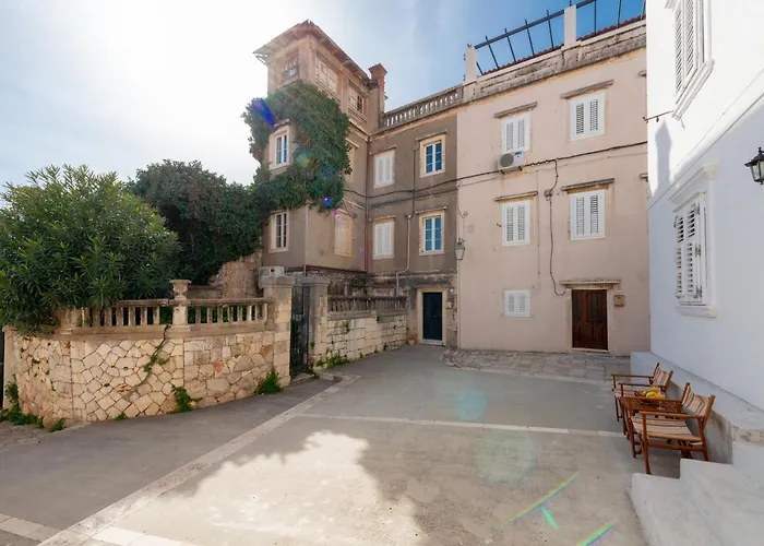 Welcome - Old Town *