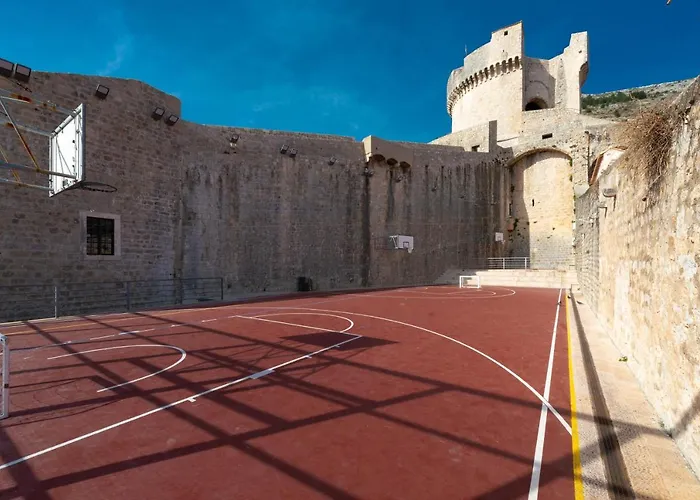 Welcome - Old Town *